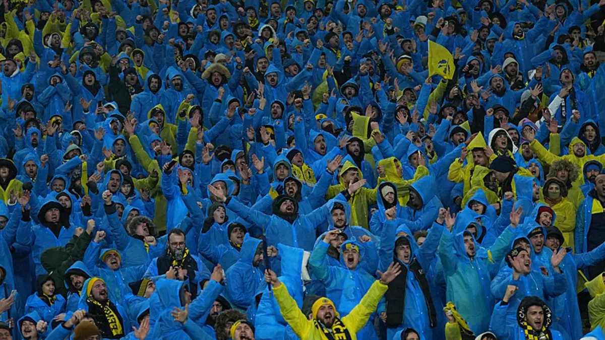 Derbide Öne Çıkan Yağmurlukların Fiyatları Açıklandı! Fenerbahçe En Pahalıyı Tercih Etti...
