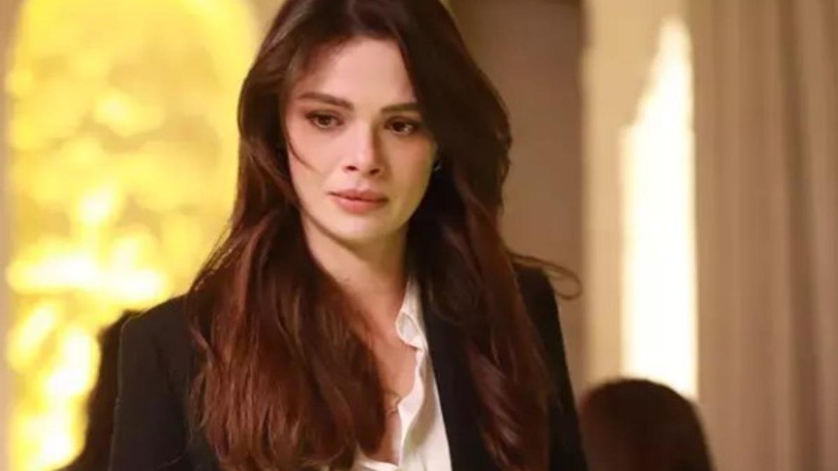 Uzak Şehir'in Alya'sı Sinem Ünsal'dan Yeni Bir Ödül Haberi!