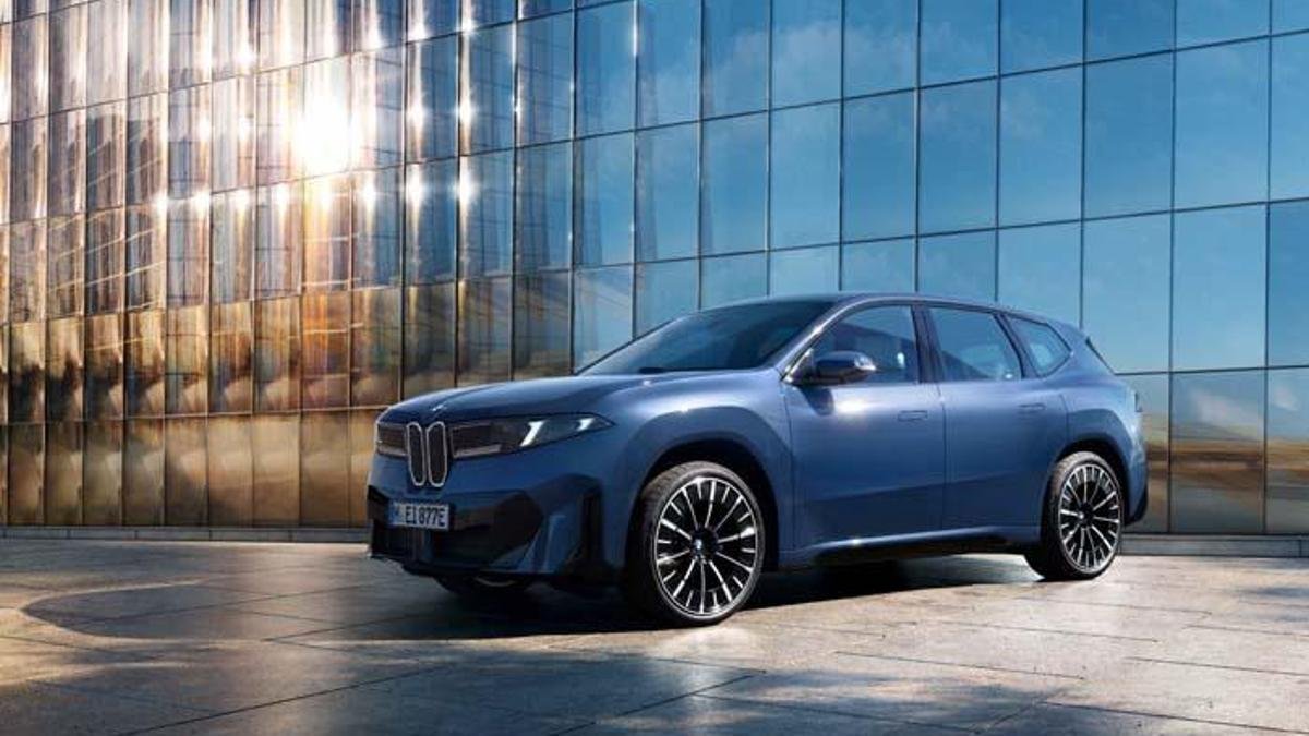 Yeni BMW iX3 50 xDrive Türkiye'de Ön Siparişe Sunuldu