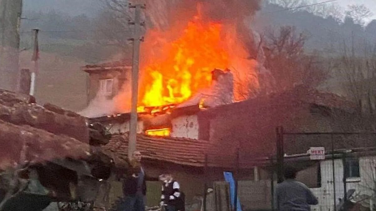 Soba Yangını Nedeniyle Yaşlı Çift Hayatını Yitirdi