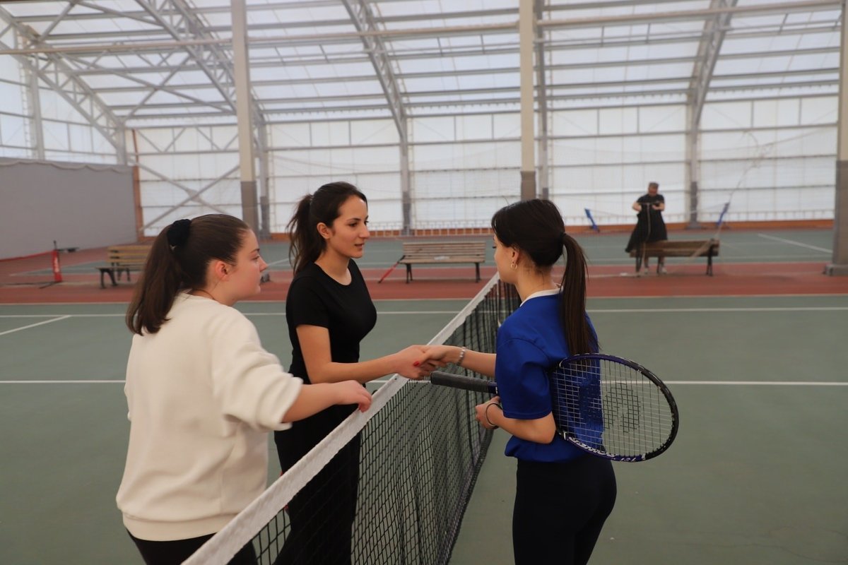 Kütahya'da Gençler Tenis Turnuvası Sonuçlandı Ve Tamamlandı