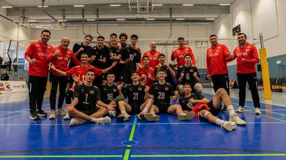 U-18 Erkek Voleybol Milli Takımı, Avrupa Şampiyonası'nda Mücadele Ediyor