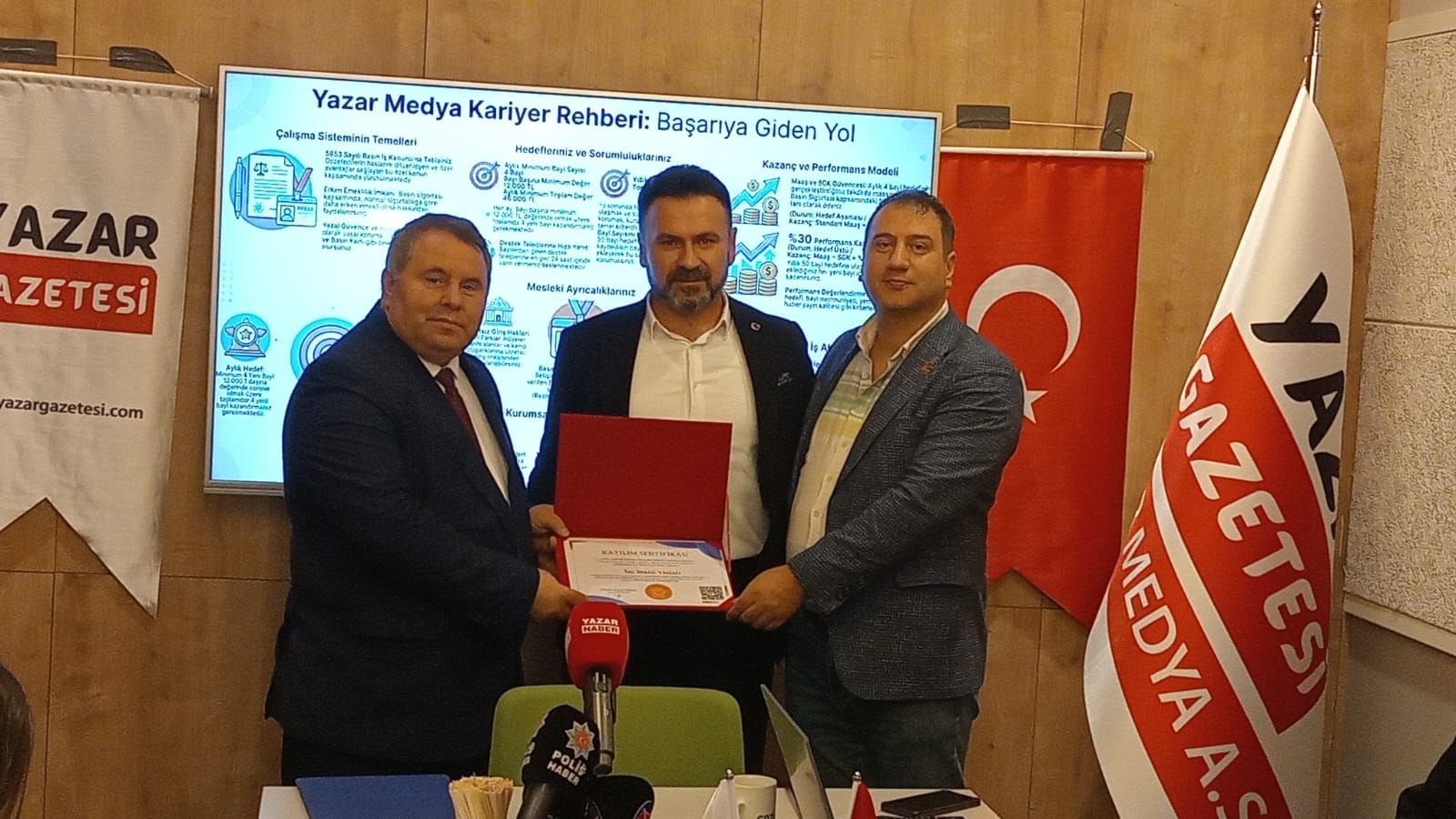 Yazar Medya İstihbarat Bölüm Şefi İsmail Yaman’a Katılım Sertifikası Takdim Edildi