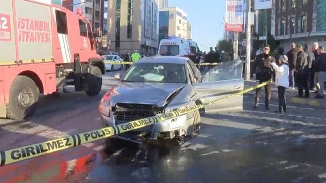 Şişli’de dehşet anları: Ters yönden gelen otomobil yayaların arasına girdi