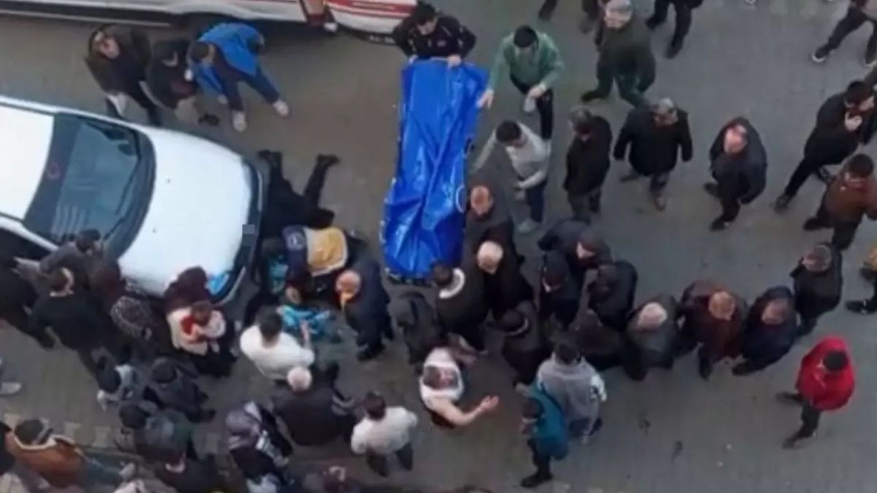 Boşanma Aşamasındaki Kadın Sokak Ortasında Öldürüldü