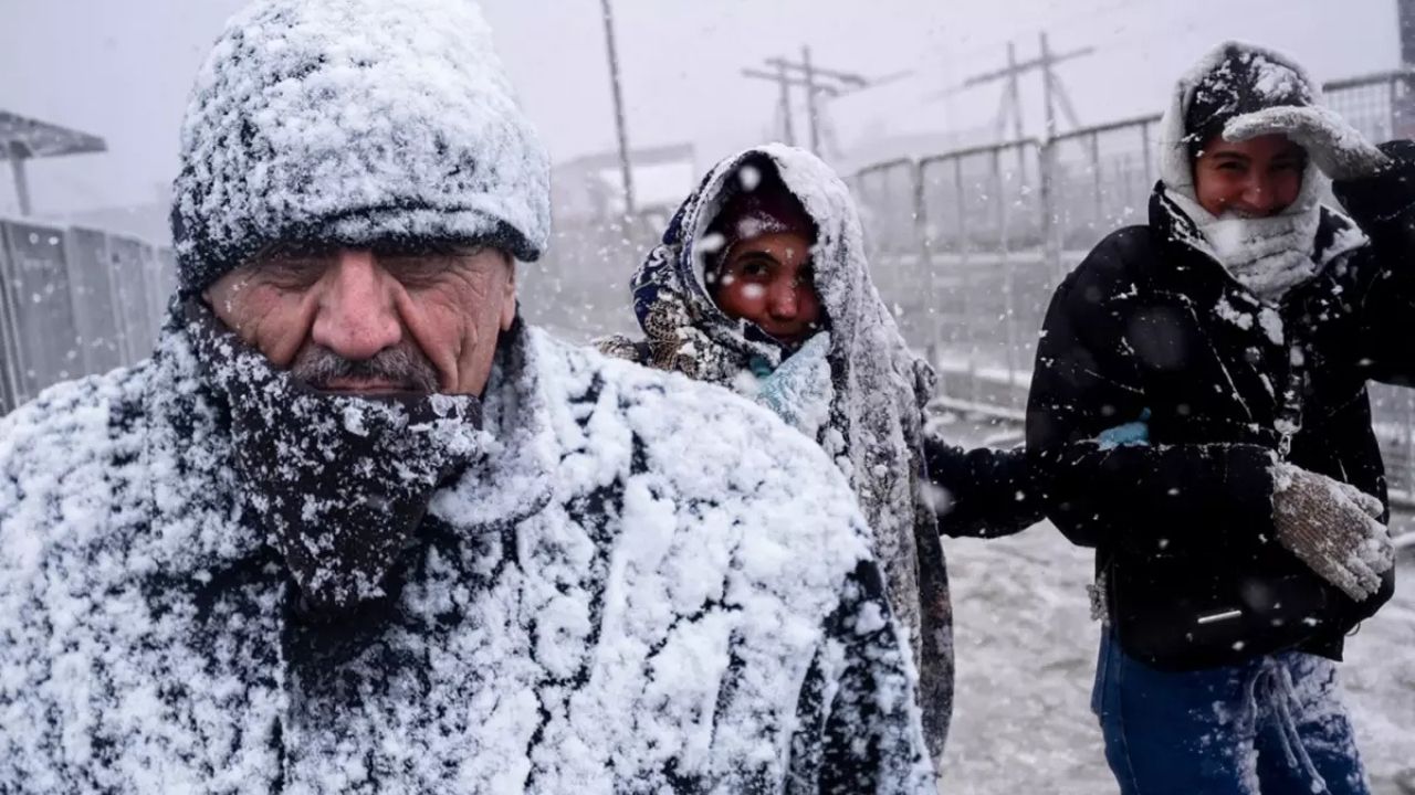 İstanbul’a kar uyarısı: AKOM’tan kritik saat duyurusu