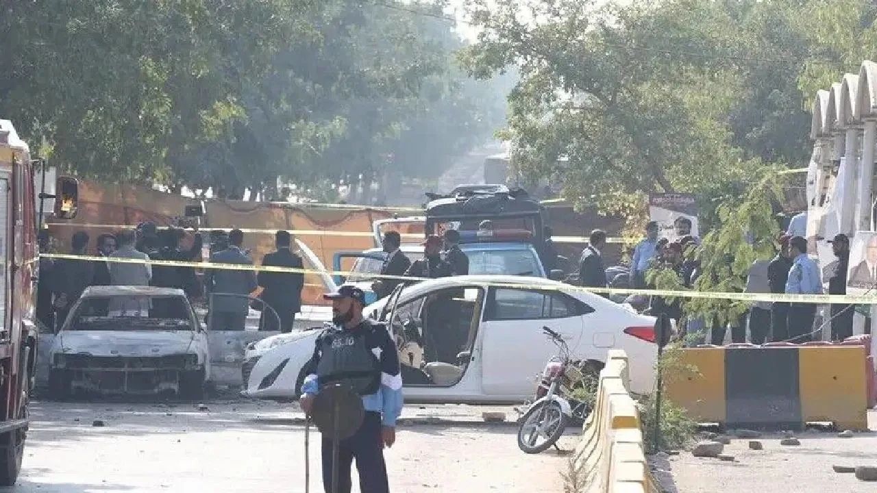 Pakistan’da Cami Yakınında Bombalı Saldırı: 16 Kişi Öldü
