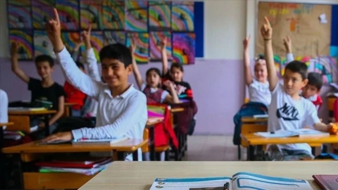Okullarda Kayıt Ücreti İncelemesi 14 Müdür İçin Soruşturma Başladı