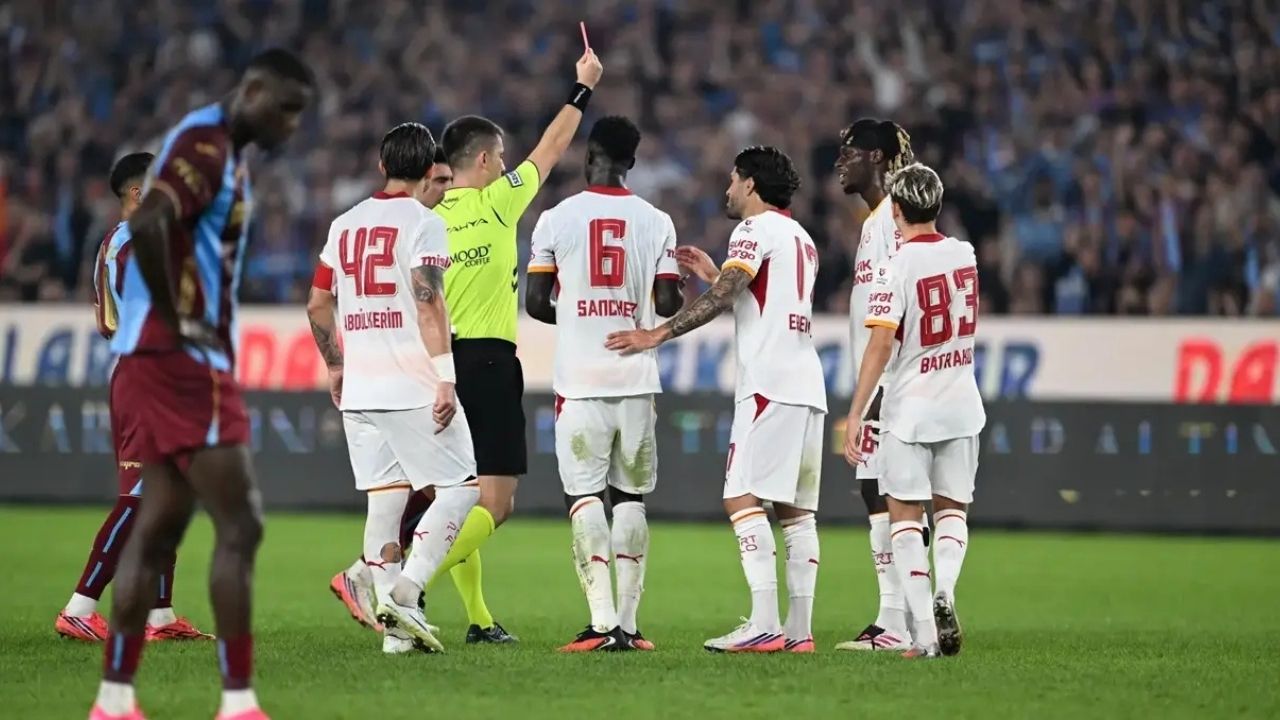 Galatasaray Savunması Alarm Veriyor, 60 Yıl Sonra Kötü Başlangıç