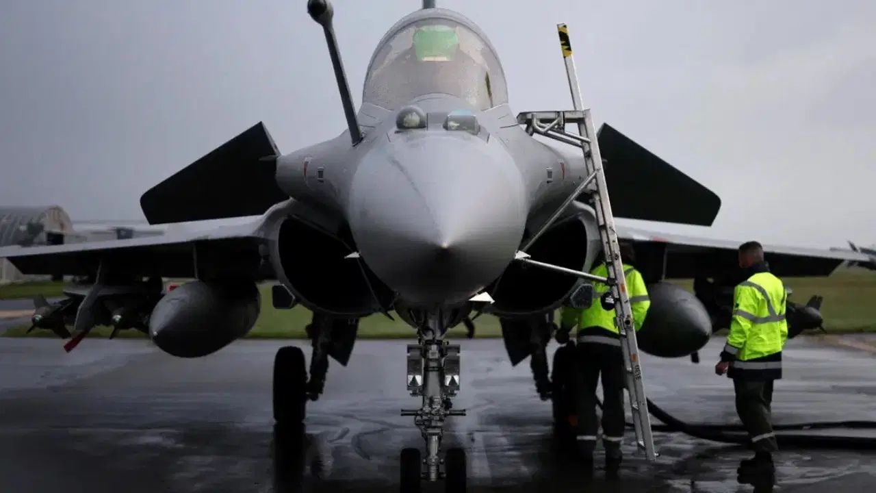 Almanya’da F-16 Alarmı: ABD Üssü Yakınında Savaş Uçağı Düştü