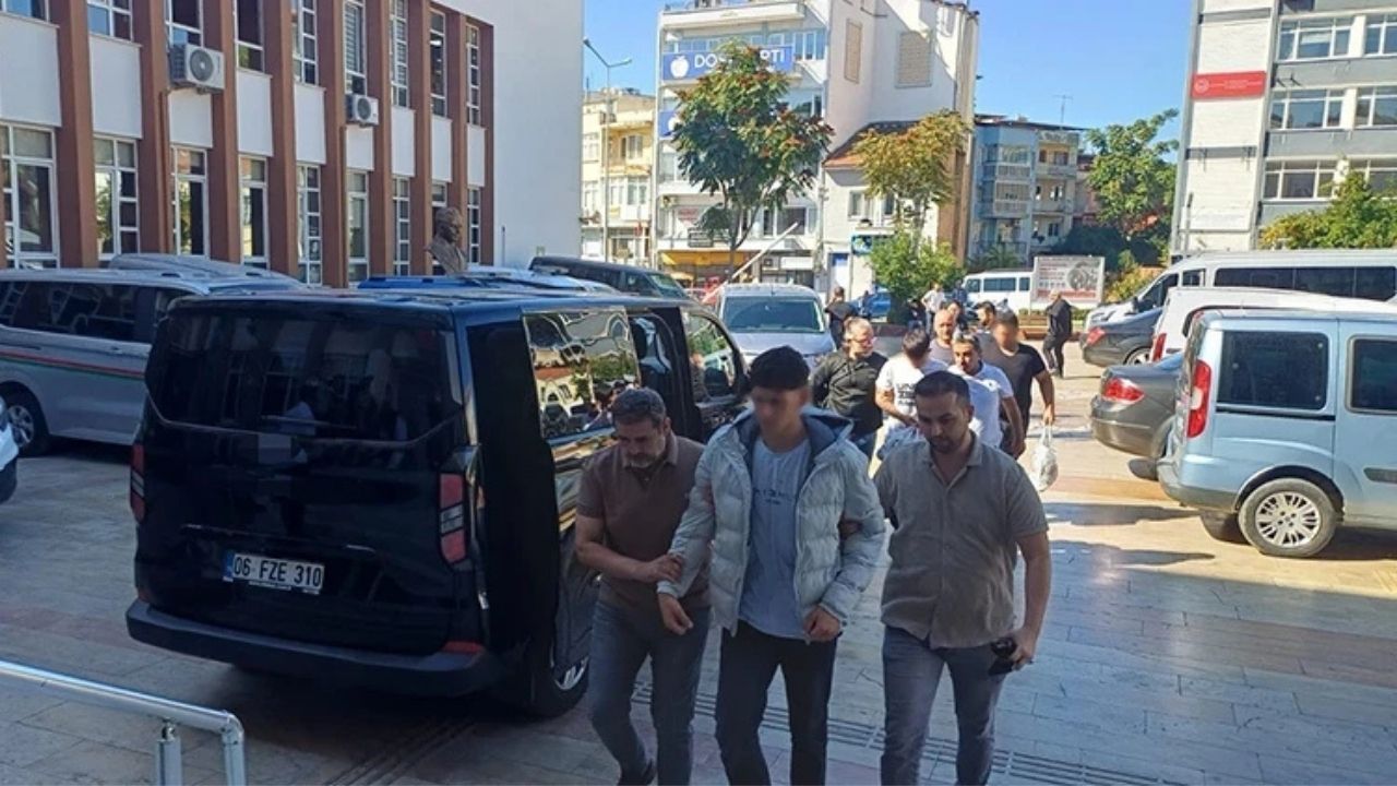 Aydın’da Lise Önünde Pompalı Tüfek Alarmı: 3 Şüpheli Tutuklandı