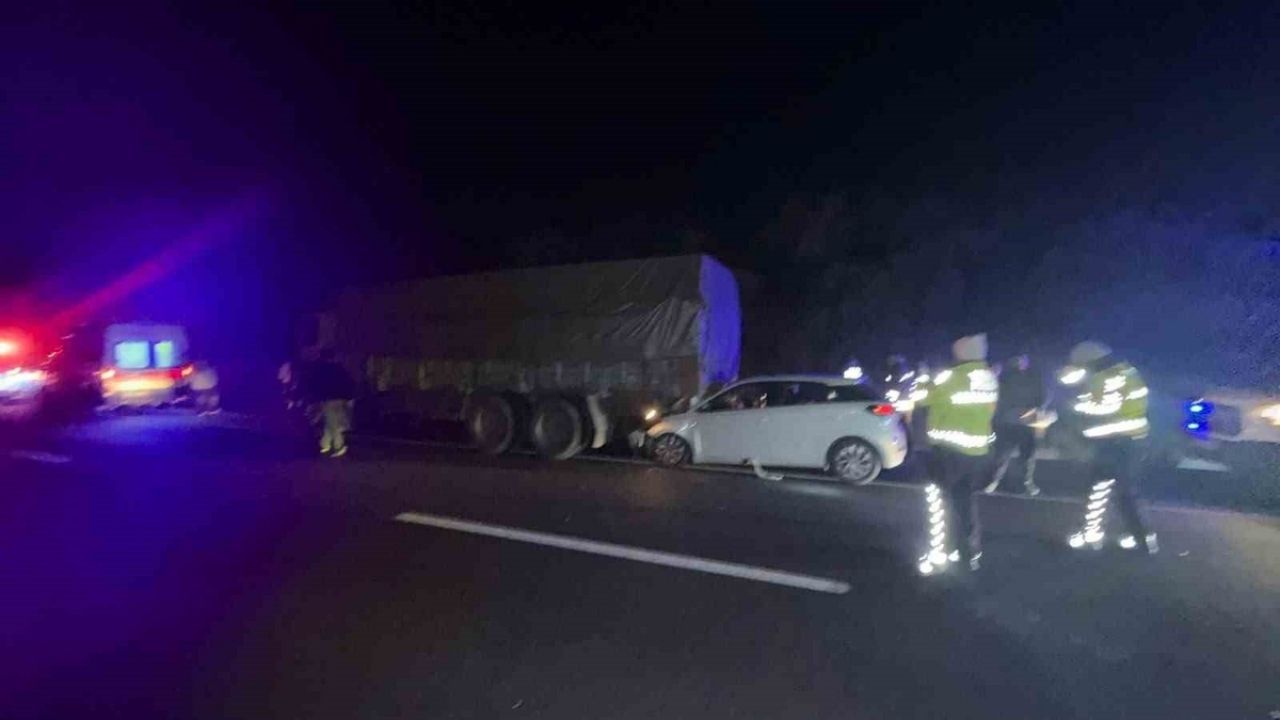 Bozüyük’te Kamyona Çarpan Otomobilde 1 Kişi Hayatını Kaybetti