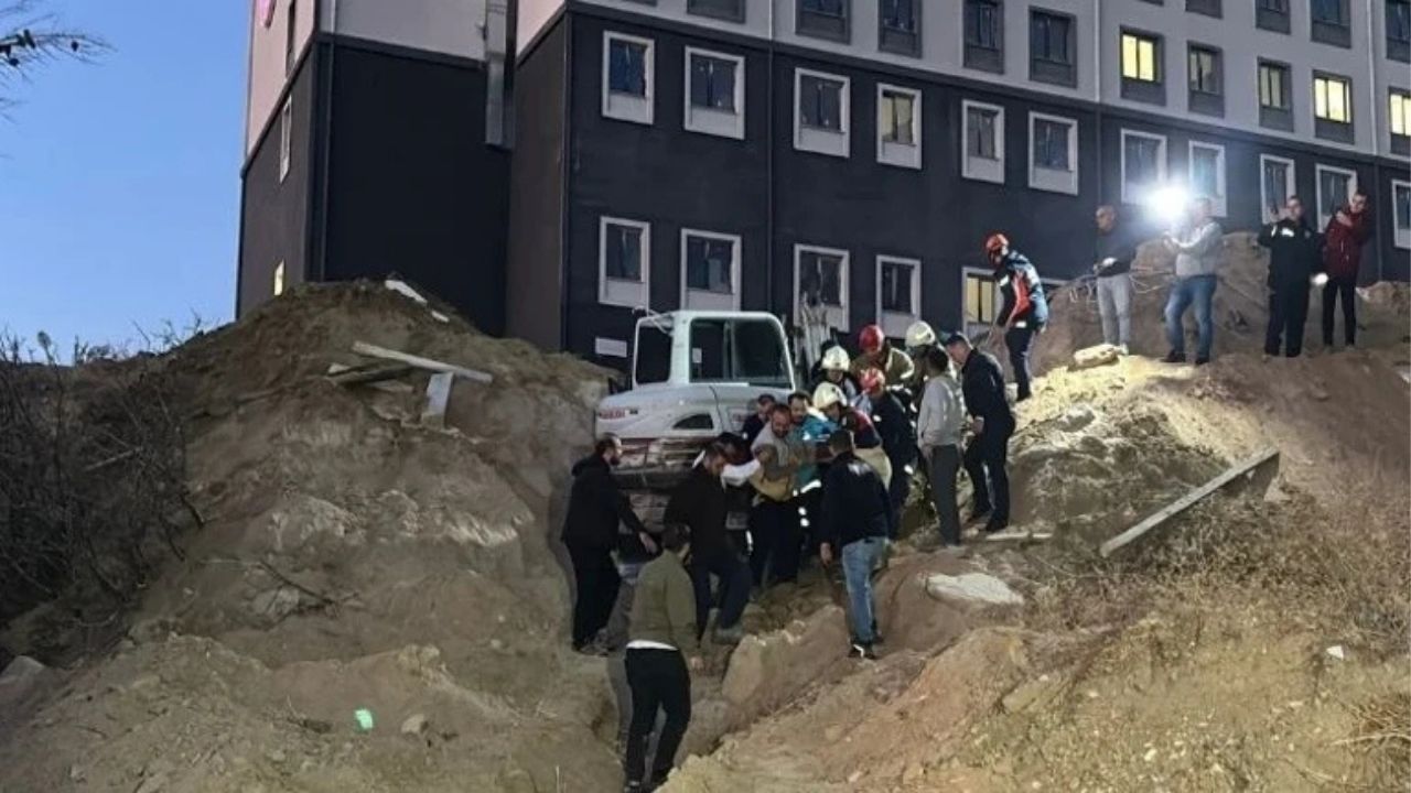 ÇOMÜ Yerleşkesinde Toprak Kayması İki İşçi Kurtarıldı
