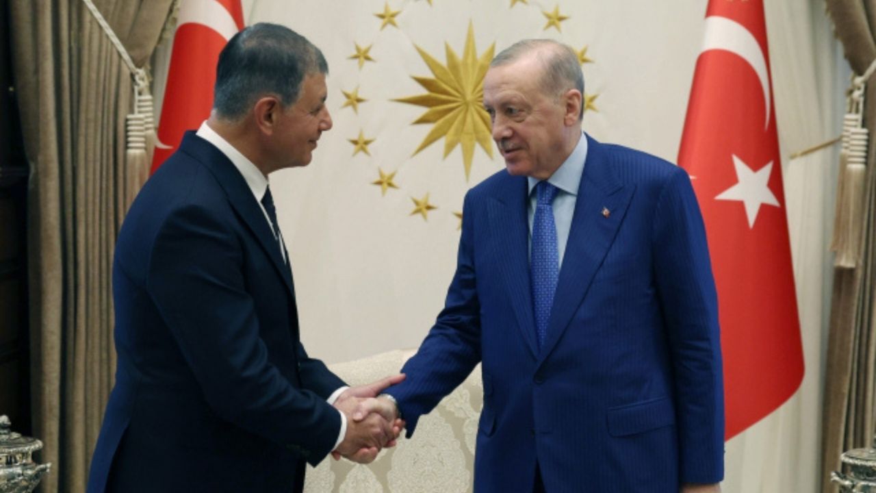Cemil Tugay'dan AK Parti Öncesi İlk Mesaj: İzmir'i Güzel Günler Bekliyor