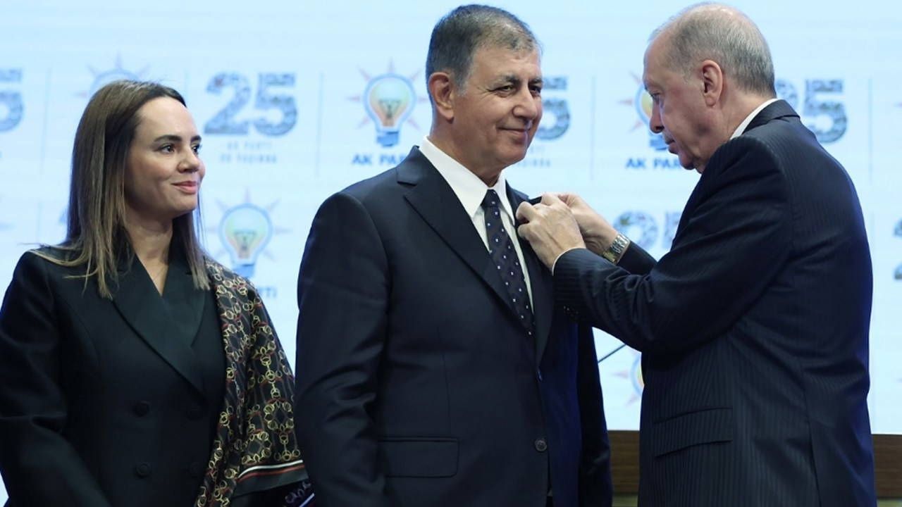 Cemil Tugay’dan AKP’ye geçiş açıklaması: Çevrem ısrarcı oldu