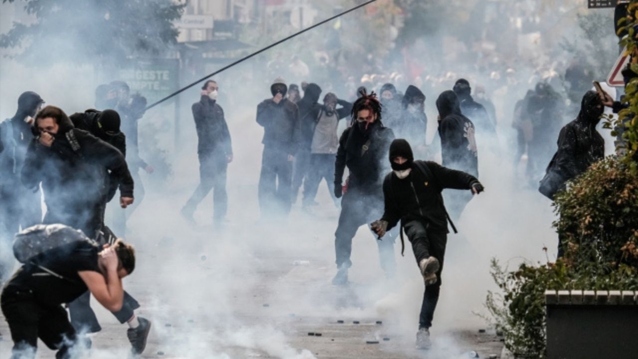 Fransa'da Cumartesi Alarmı: Polis Artıyor, Askerler De Görevlendirilecek