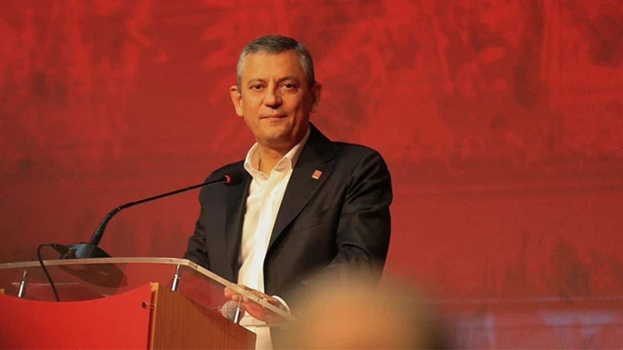 Özgür Özel’den Manisa Kongresinde Sert Mesajlar: Darbe Vurgusu