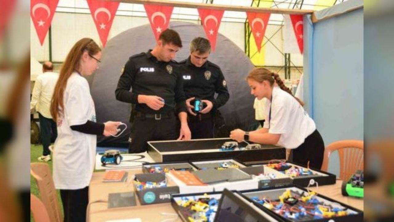 Kabataş’ta Bilim Şenliği: 8 Aylık Hazırlıkla 3 Bin Kişiye Ulaşıldı
