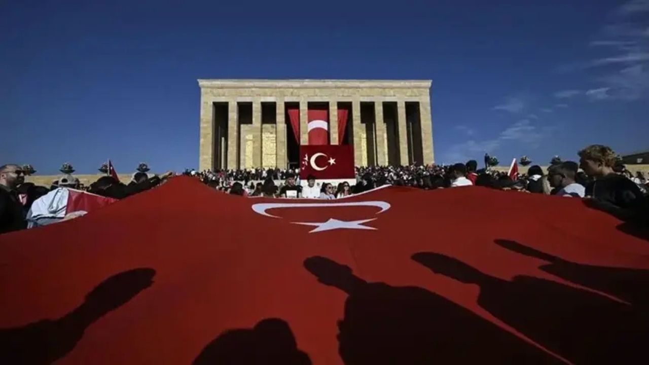 Yaşasın Cumhuriyet! Türkiye 29 Ekim Bayramı’nı Coşkuyla Kutluyor