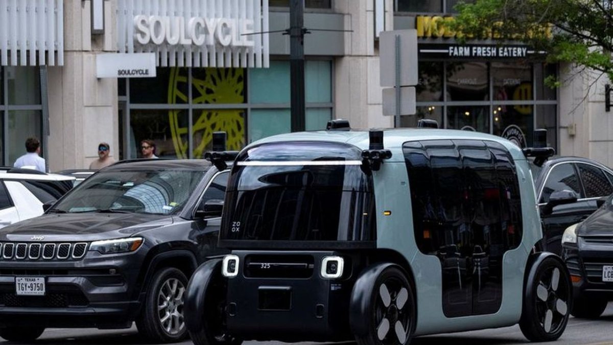 Zoox, Las Vegas’ta ücretli robotaksi dönemini başlatıyor