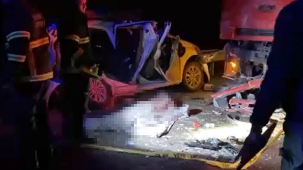 Antalya-Isparta yolunda feci kaza: 1 kişi hayatını kaybetti, 4 yaralı