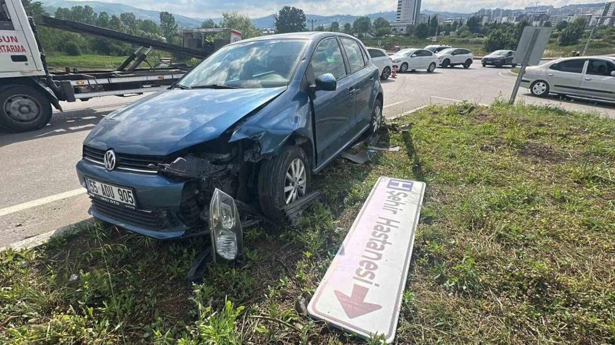Samsun Şehir Hastanesi Kavşağında Yine Kaza: 2 Yaralı