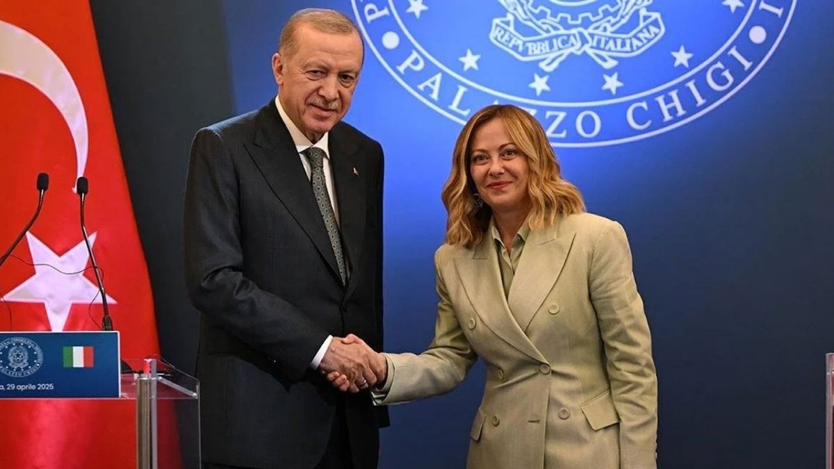 Erdoğan’dan İtalya’da Tarihi Rekora Ulaşan Meloni’ye Tebrik Mesajı