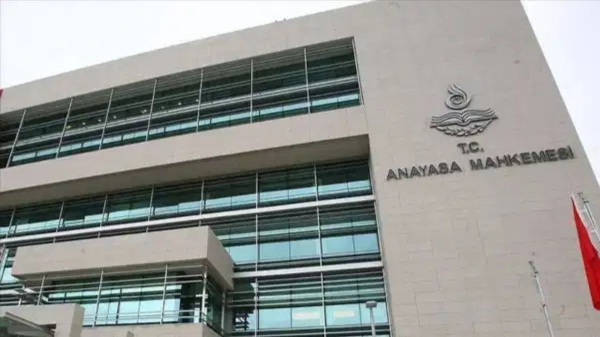 AYM’den Süresiz Nafaka Kararı: İptal Sonrası Kadın Derneklerinden Tepki