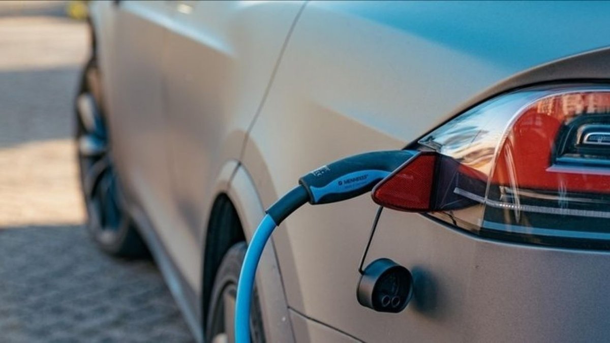 Petrol Sorunu Elektrikli Araç İlgisini Artırdı: Avrupa'da Satışlar Hızla Arttı