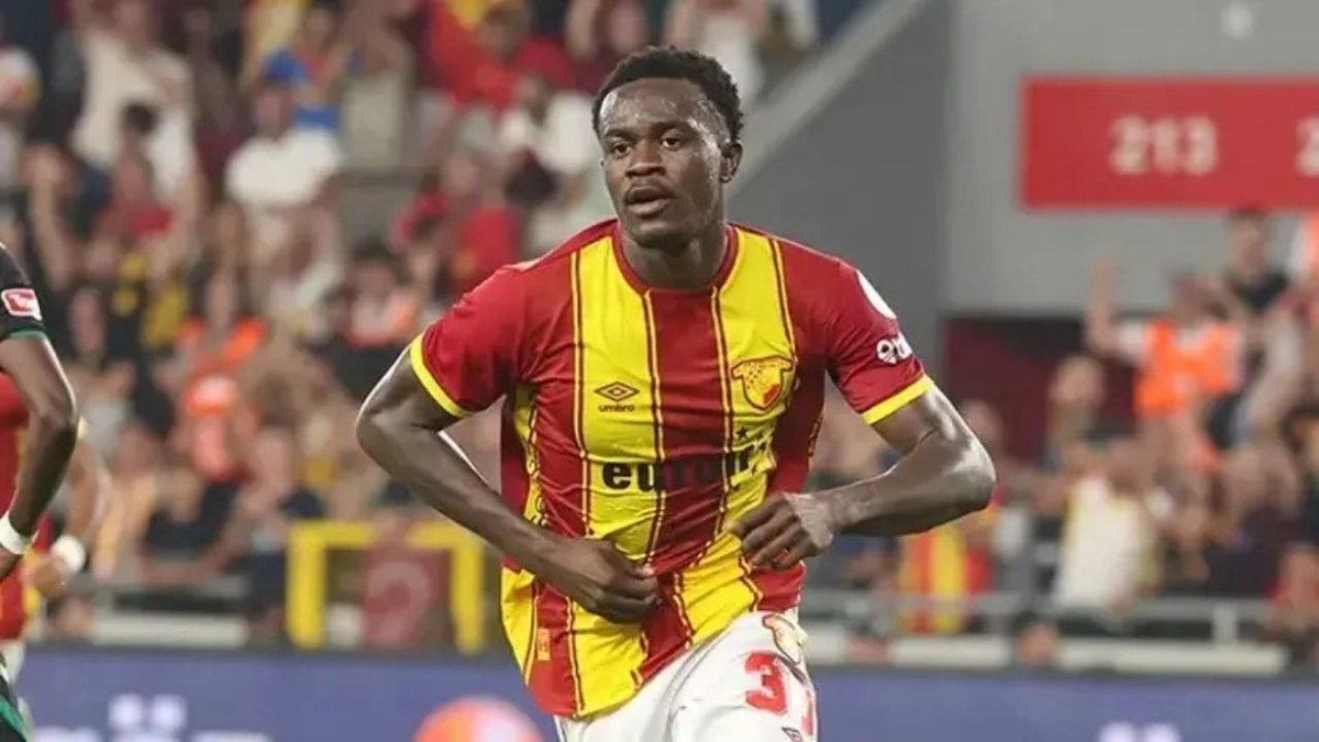 Trabzonspor Transferde İki Hamle Birden Yapıyor: Dennis Ve Ryan Roberto Gündemde