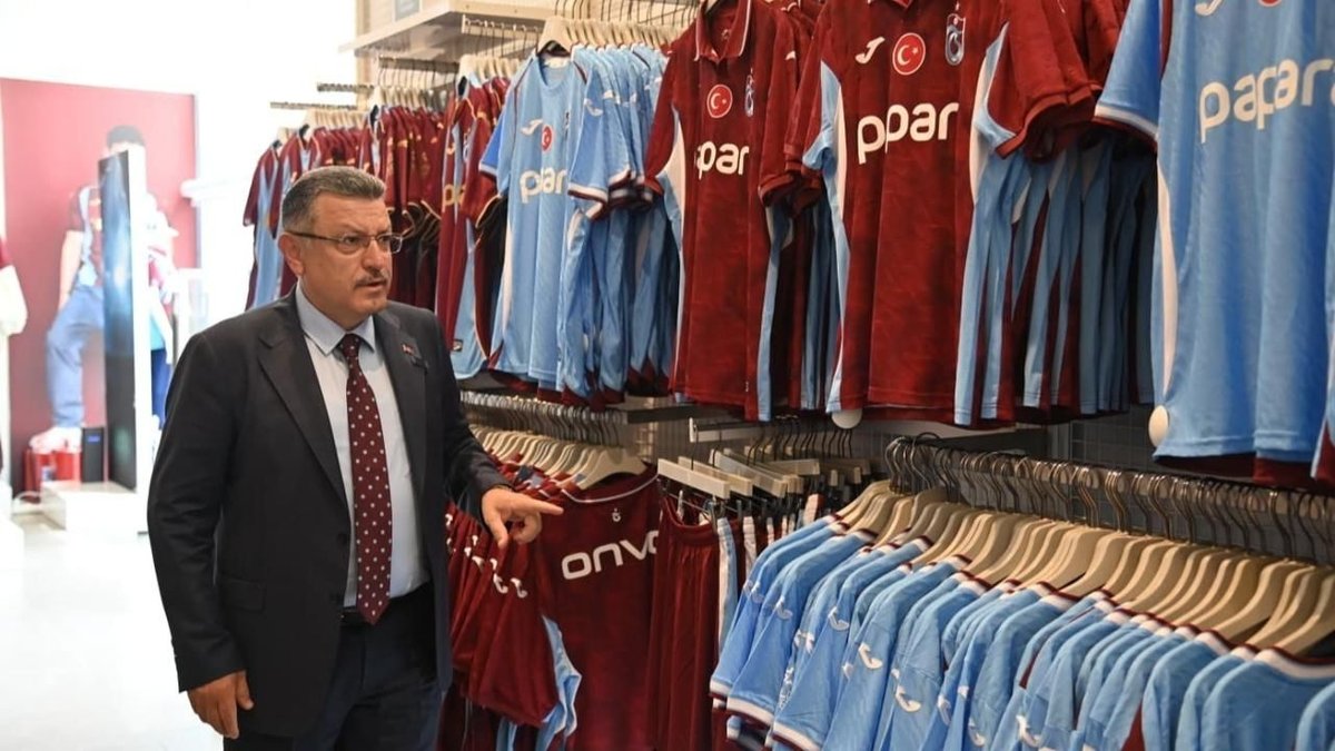 Trabzon Büyükşehir Belediye Başkanı Ahmet Metin Genç’ten Trabzonspor’a forma desteği: 6 bin 661 forma aldı