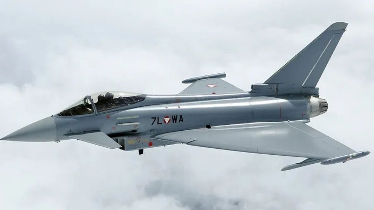Avusturya Hava Alanında Tehlike: ABD Uçakları İçin Eurofighter'lar Kalktı