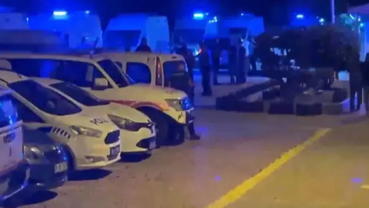 Zeytinburnu Açıklarında Gemide Zehirlenme Alarmı: 4 Kişi Hastaneye Kaldırıldı