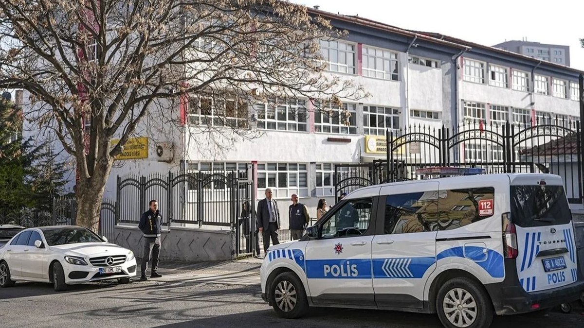 İçişleri Bakanlığı'ndan Okul Güvenliği İçin 81 İle Yeni Genelge! Yeni Dönem İçin Kritik Adımlar Atılıyor