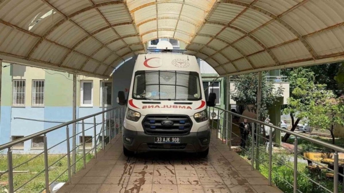 Mersin’de Zehirli Gıda Faciası: 2 Çocuk Hayatını Kaybetti, Aile Tedavi Altında