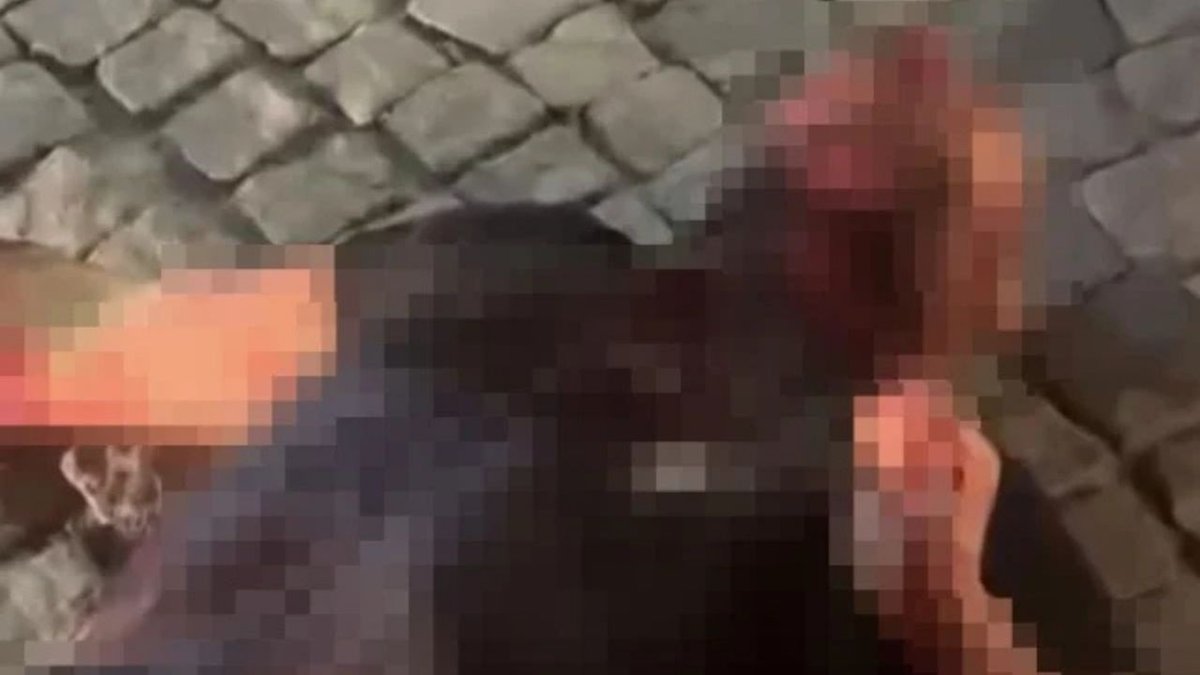 Urla’da Kan Donduran Cinayet! Akrabasını Öldürüp Kahvehane Önüne Bıraktı